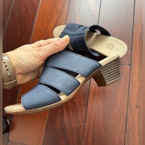 Clarks Navy Blue Comfort Slide Sandals – Size 10